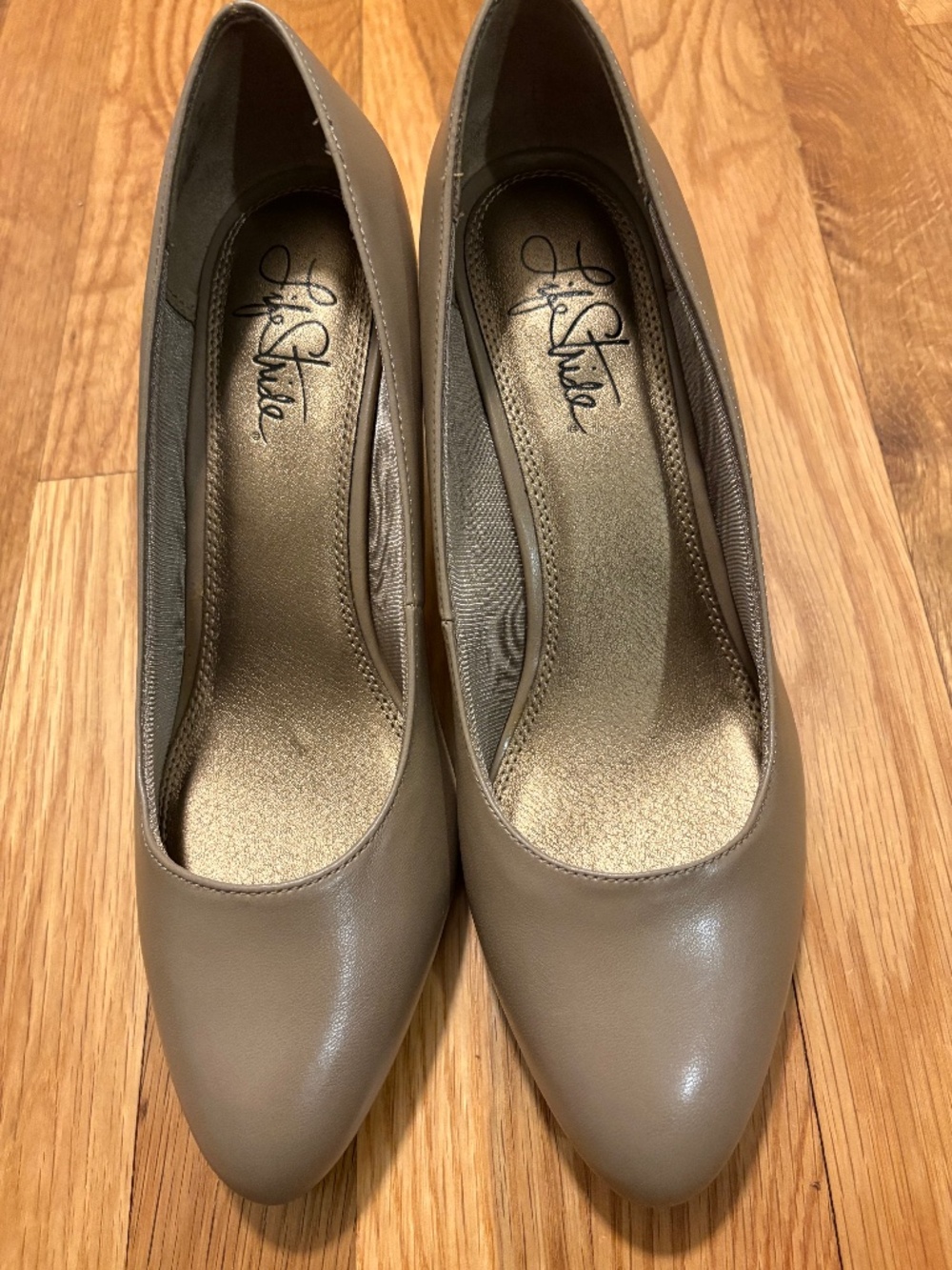NEW in box Life Stride Sable Wild Rice Pumps